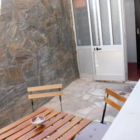 Old Town& 5 Min With Ac& Bbq * Lagos